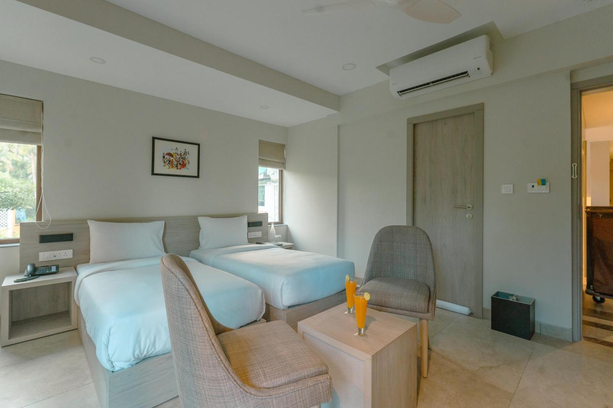 Comfort Inn Elite Jua Bagian luar foto