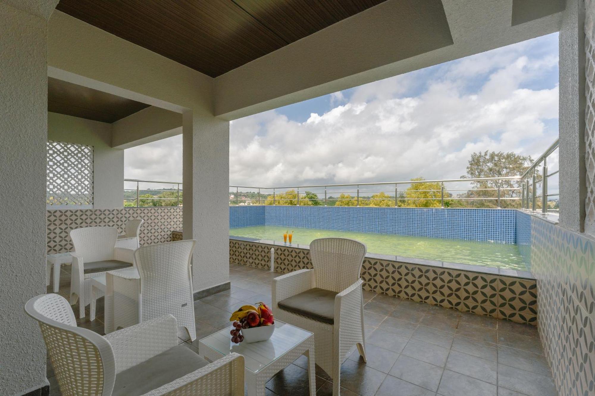 Comfort Inn Elite Jua Bagian luar foto